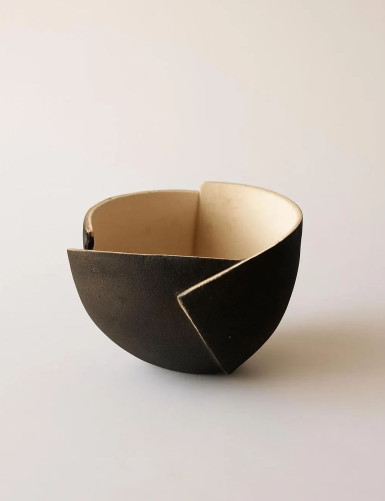 UNGLAZED FLOWER. Ceramic...