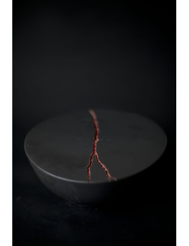 LAVE FLOYD. Black and Red...