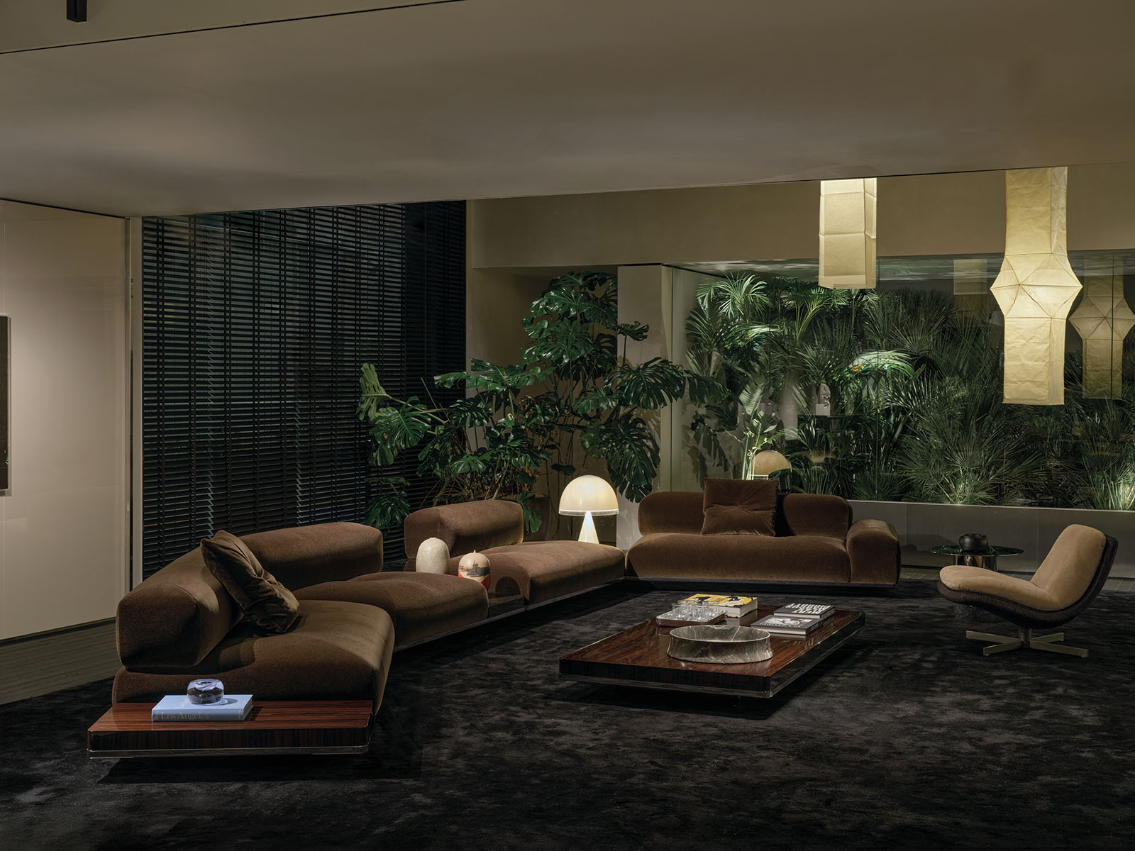 Àlvar Mestres sculptural ceramics in Minotti interiors, Milan 2026